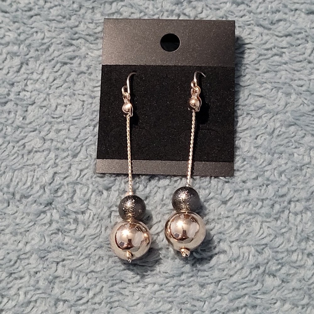Elegant Gold Drop Earrings